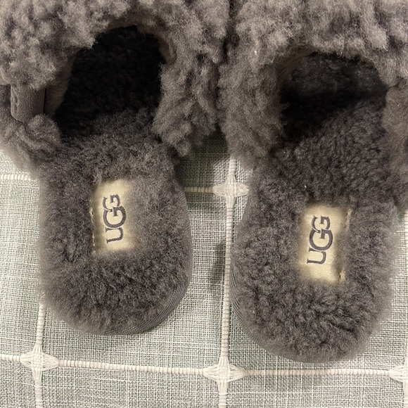 UGG slippers - Picture 4 of 9